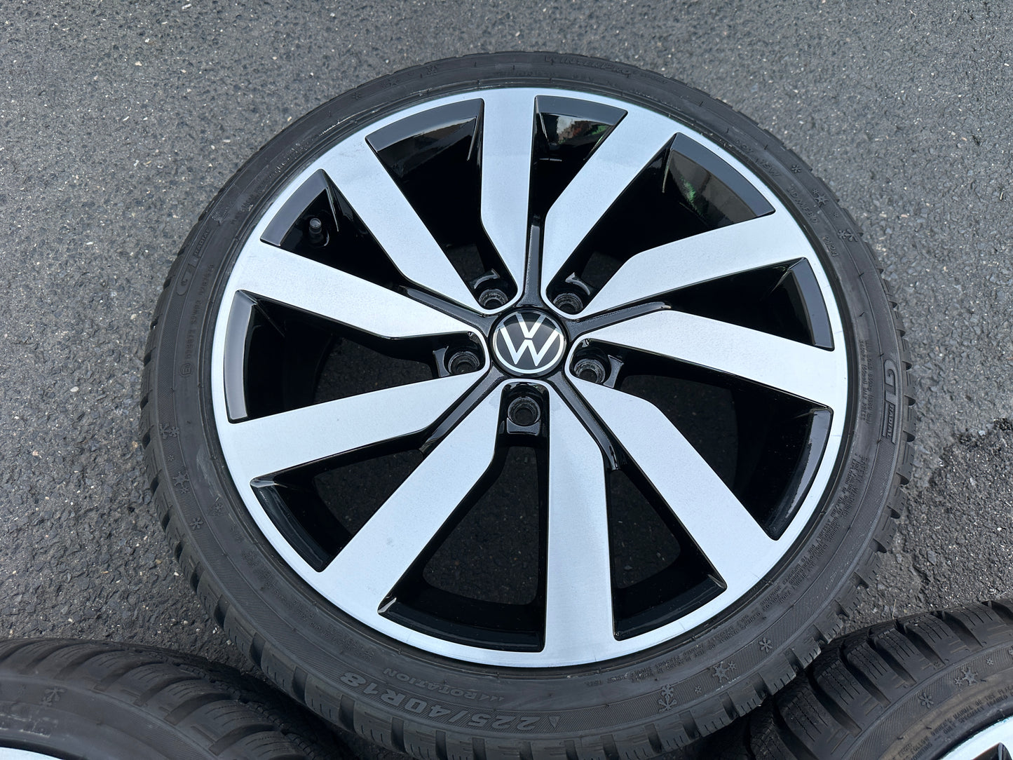Kompletträder Original Volkswagen Marseille Alufelgen Golf VIII 8 GTI 225/40R18 7,5jx18 ET51 5x112. Top