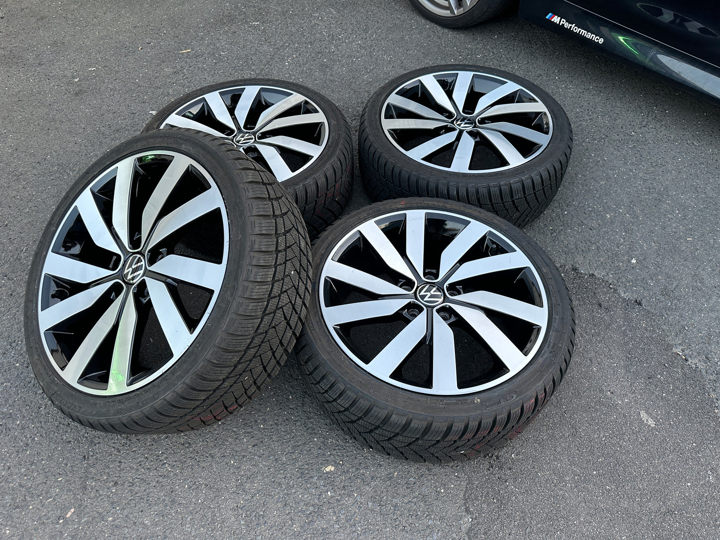 Kompletträder Original Volkswagen Marseille Alufelgen Golf VIII 8 GTI 225/40R18 7,5jx18 ET51 5x112. Top